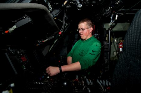 USS GEORGE H.W. BUSH (CVN 77) 140223-N-SI489-006 (13598429673)