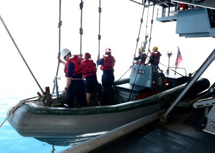 USS GEORGE H.W. BUSH (CVN 77) 140329-N-VH054-045 (13558828323)