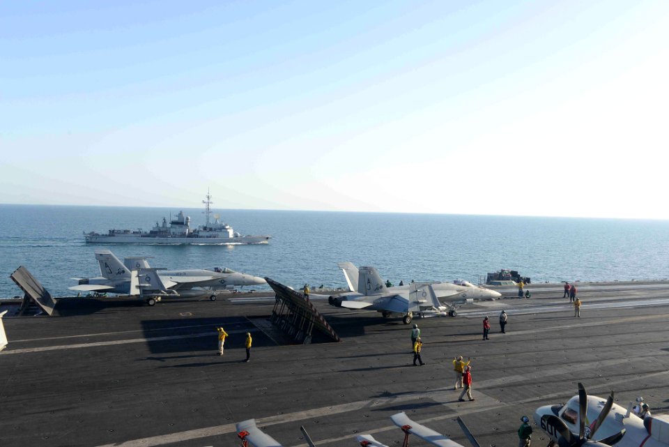 USS George H.W. Bush (CVN 77) 140409-N-HK946-038 (13846145644)