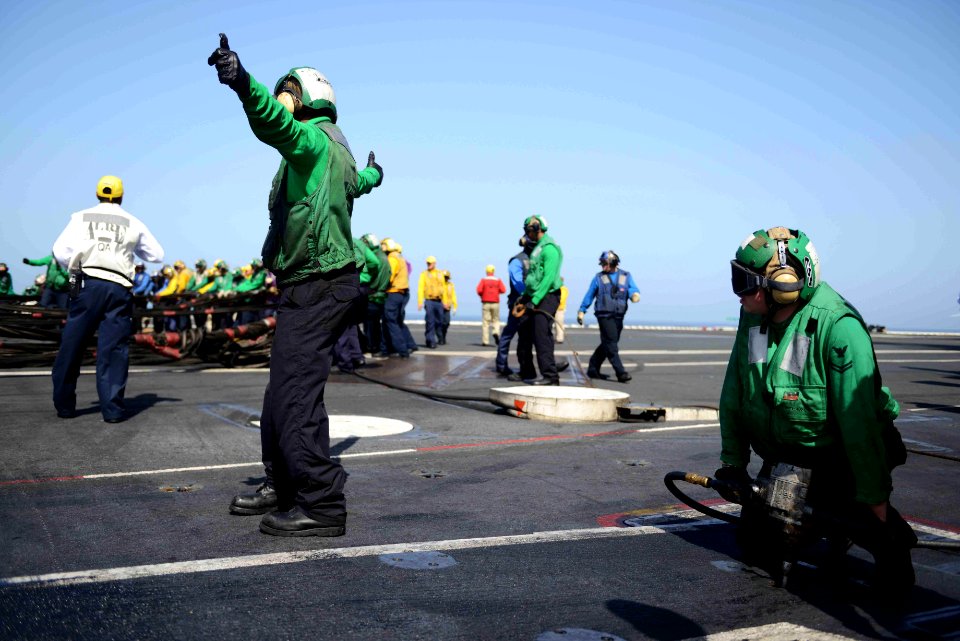 USS GEORGE H.W. BUSH (CVN 77) 140320-N-HK946-054 (13305671794)