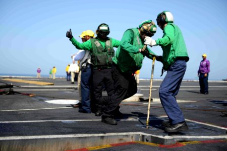 USS GEORGE H.W. BUSH (CVN 77) 140320-N-HK946-071 (13305668834)
