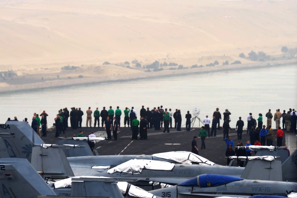 USS George H.W. Bush (CVN 77) 140318-N-CZ979-031 (13885709811)