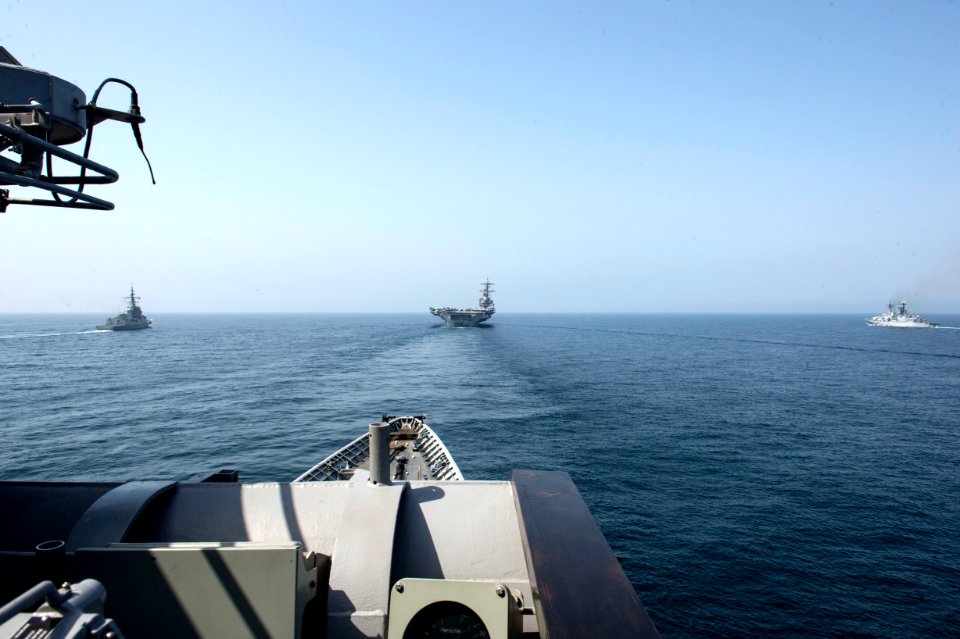 USS GEORGE H.W. BUSH (CVN 77) 140331-N-PJ969-056 (13665216565)