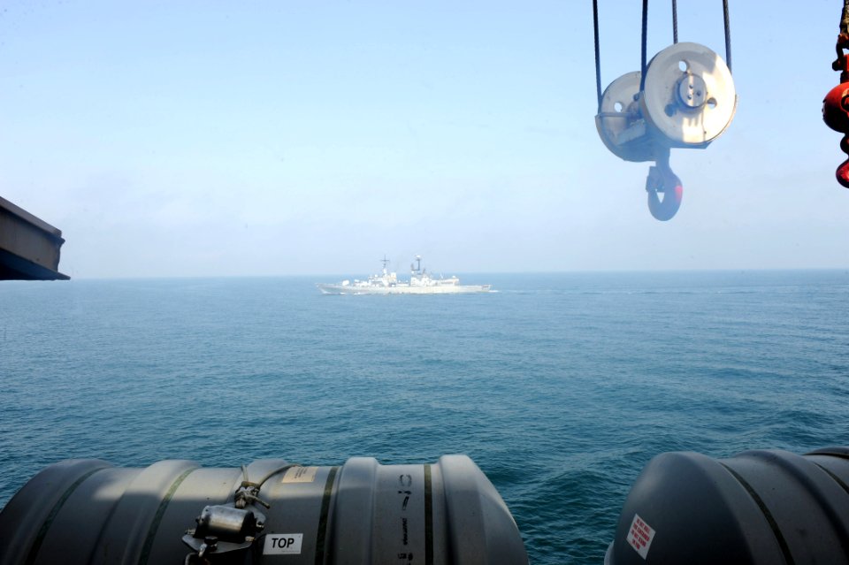 USS GEORGE H.W. BUSH (CVN 77) 140331-N-CZ979-001 (13665274905)