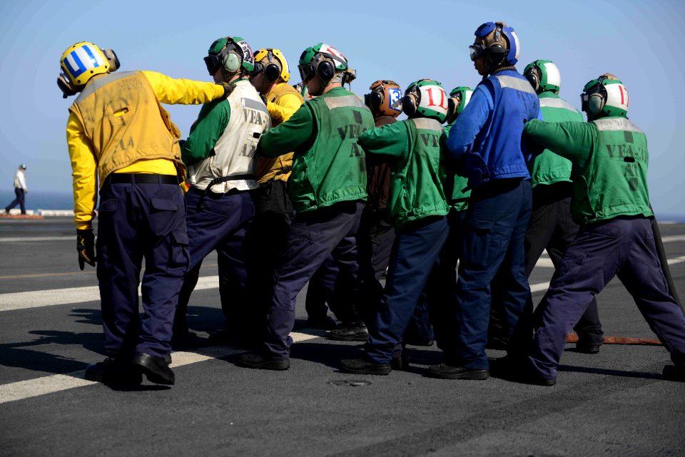 USS GEORGE H.W. BUSH (CVN 77) 140320-N-HK946-165 (13305546255)