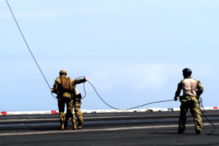 USS GEORGE H.W. BUSH (CVN 77) 140324-N-CZ979-0253 (13400210345)
