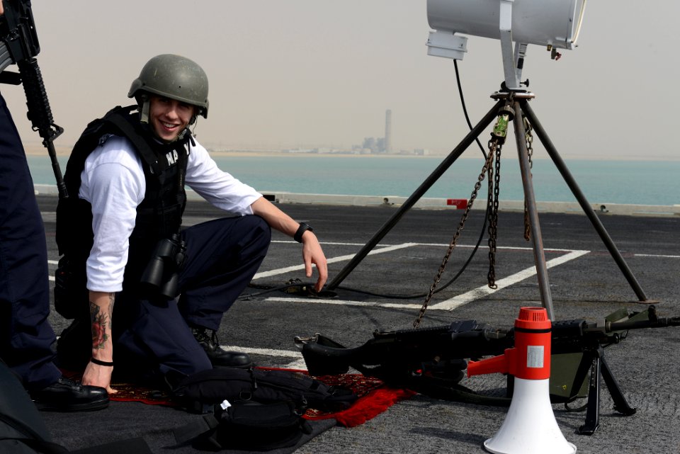 USS George H.W. Bush (CVN 77) 140318-N-HK946-050 (13908888175)