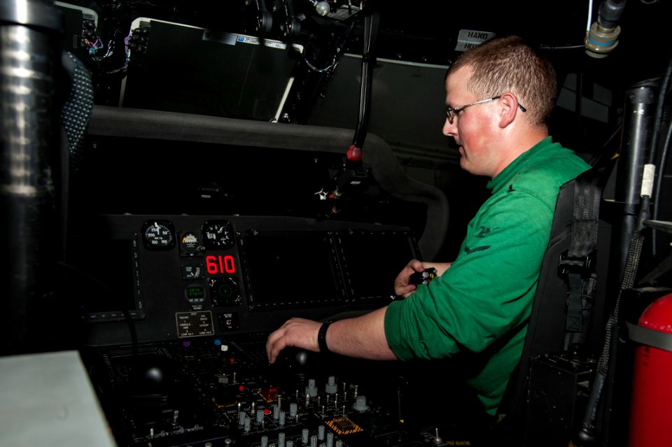 USS GEORGE H.W. BUSH (CVN 77) 140223-N-SI489-006 (13598426923)