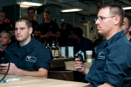 USS Carl Vinson (CVN 70) 141119-N-SY153-005 (15842551362)