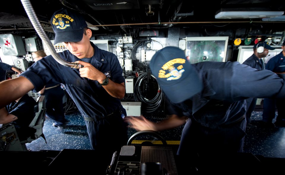 USS Carl Vinson (CVN 70) 141117-N-RB546-113 (15646764770)