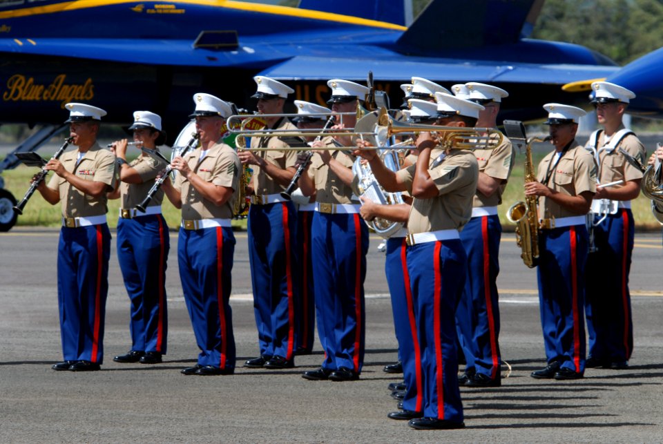 US Navy 071014-N-5476H-007 The U.S. Marine Corps Forces Pacific Band performs the national anthem to kick off the Blues on the Bay Air Show at Marine Corps Base Hawaii