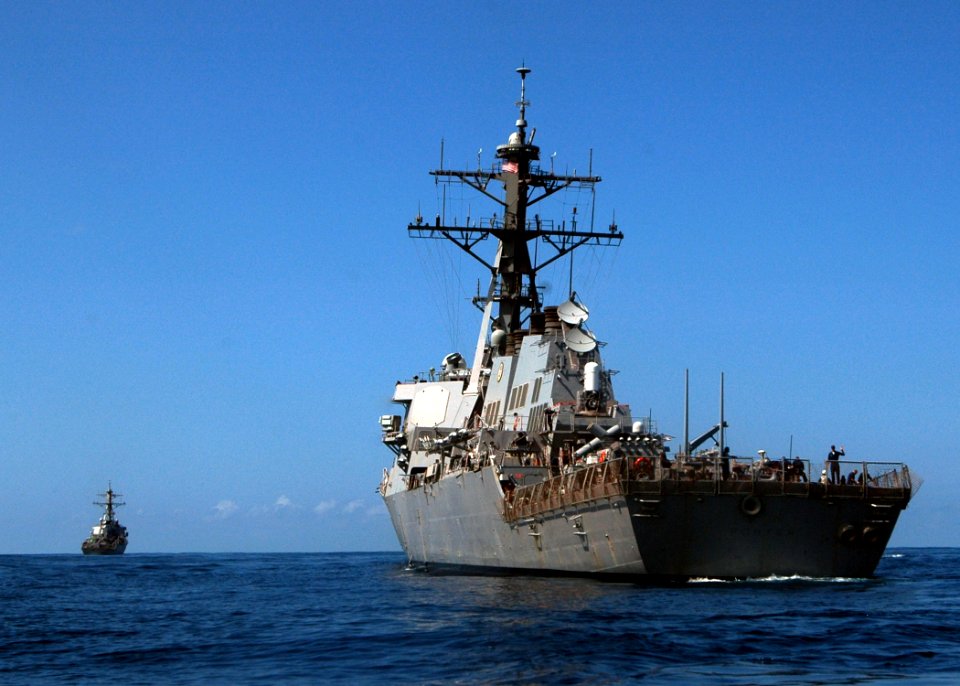 US Navy 071015-N-4014G-264 The guided-missile destroyer USS Porter (DDG 78) approaches the guided-missile destroyer USS Stout (DDG 55)