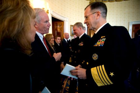 US Navy 071022-N-5319A-062 Chairman of the Joint Chiefs of Staff Adm. Mike Mullen visits with Daniel Murphy, father of Navy SEAL Lt. Michael Murphy, following the Medal of Honor ceremony at the White House