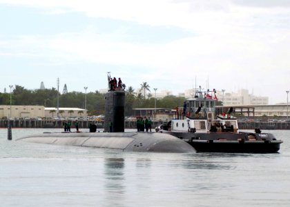 US Navy 071015-N-9486C-006 Los Angeles-class submarine USS Greeneville (SSN 772) departs Naval Station Pearl Harbor