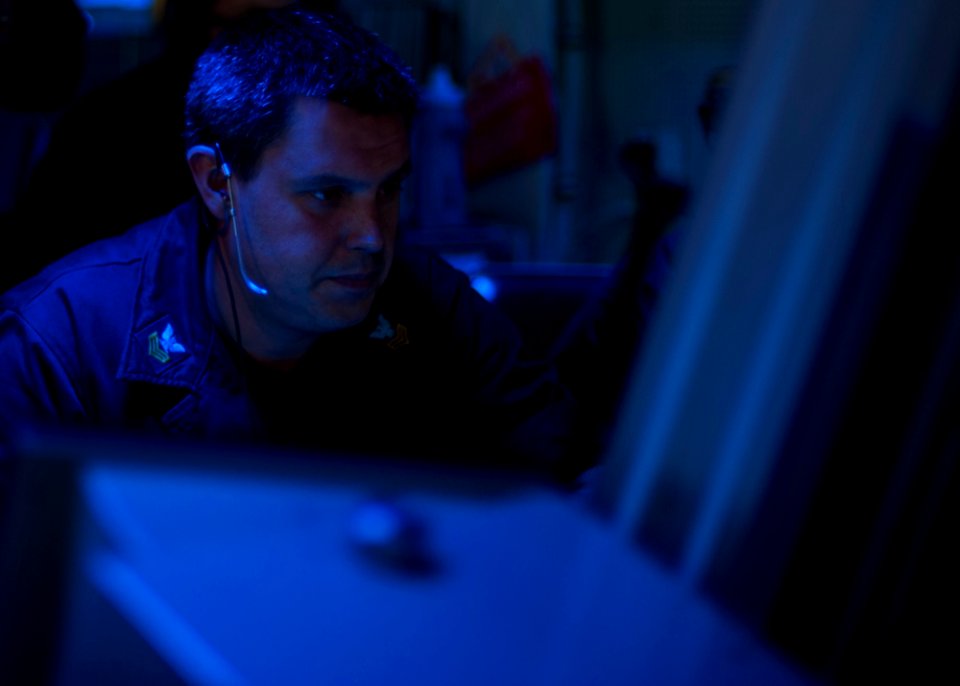 USS Carl Vinson (CVN 70) 141025-N-WD464-139 (15453141407)