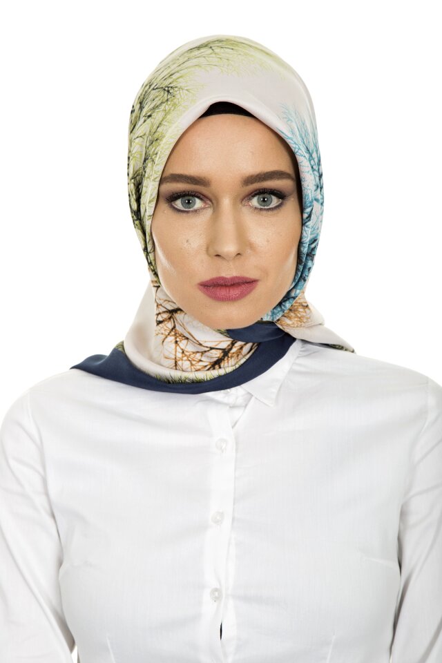 Scarf woman long hair