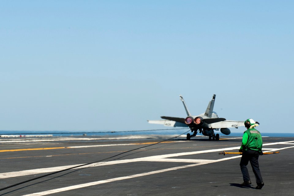 USS Carl Vinson (CVN 70) 141019-N-HD510-120 (15396483488)
