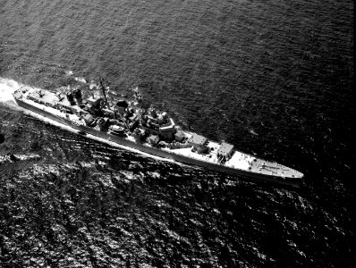 USS Canberra (CAG-2) underway at sea in August 1956 (7577623)