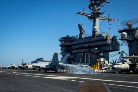 USS Carl Vinson (CVN 70) 141019-N-TR763-0702 (15583420142)