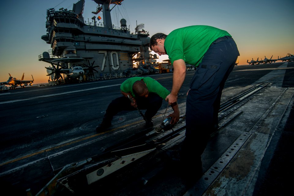 USS Carl Vinson (CVN 70) 141023-N-TP834-257 (15629561645)