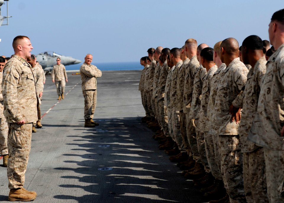 USS BOXER (LHD 4) 131127-N-OQ305-007 (11146293803)
