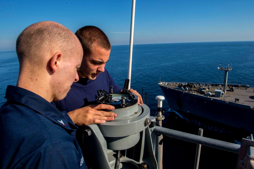 USS BOXER (LHD 4) 131130-N-VO234-028 (11150526424)