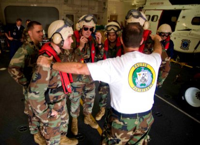 US Navy 090629-N-9689V-001 Capt. John Shaub speaks to Seabees assigned to Amphibious Construction Battalion (ACB) 1 and Naval Mobile Construction Battalion