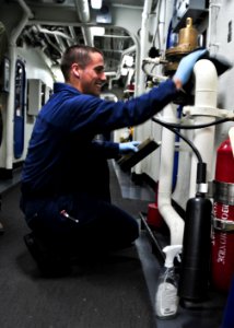 USS BOXER (LHD 4) 131126-N-GM561-011 (11150565624)