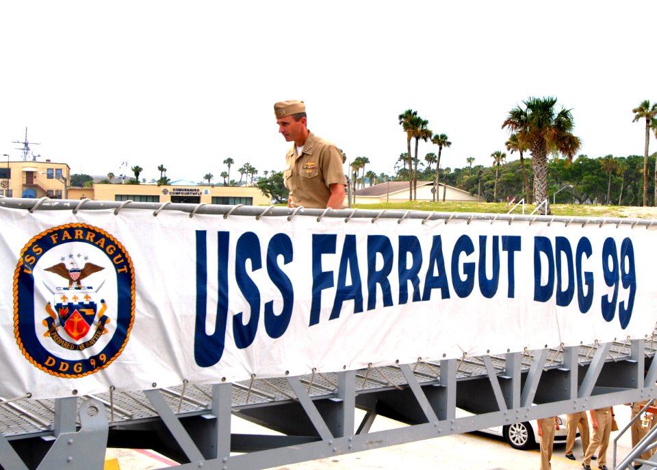 US Navy 090630-N-0486G-001 Adm. Jonathan W. Greenert, commander, U.S. Fleet Forces Command, arrives aboard the guided-missile destroyer USS Farragut (DDG 99)