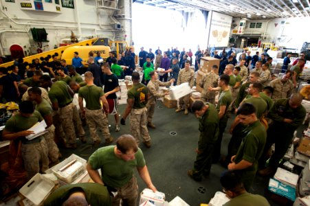 USS BOXER (LHD 4) 131123-N-NS216-195 (11080207993)