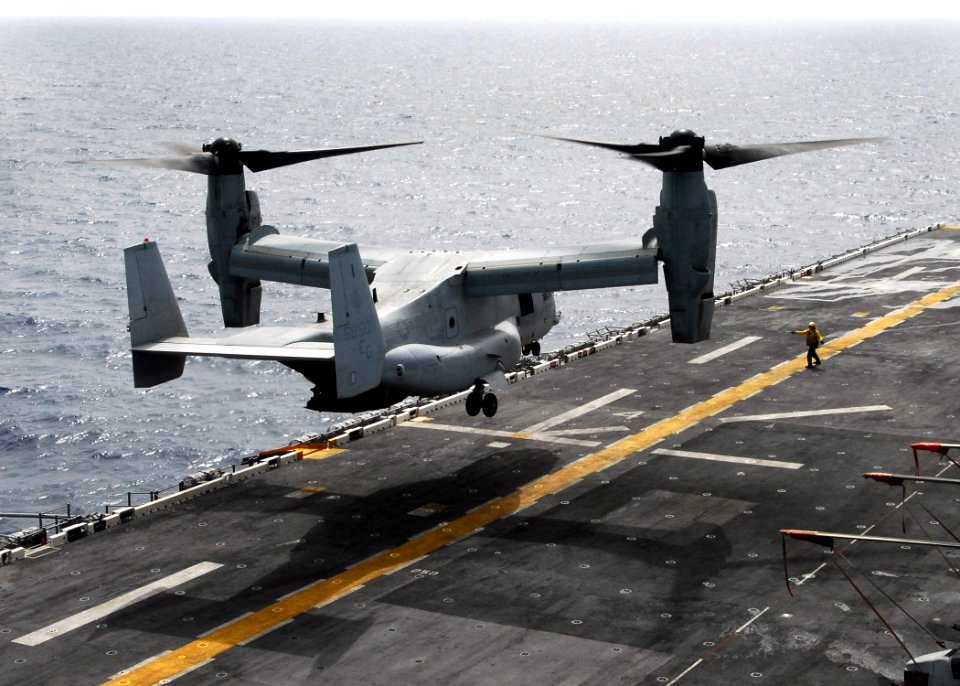 US Navy 090701-N-3165S-134 An MV-22B Osprey from Marine Medium Tiltrotor Squadron 263 (VMM 263) (Reinforced), 22nd Marine Expeditionary Unit, takes off from the flight deck of multi-purpose amphibious assault ship USS Bataan (L