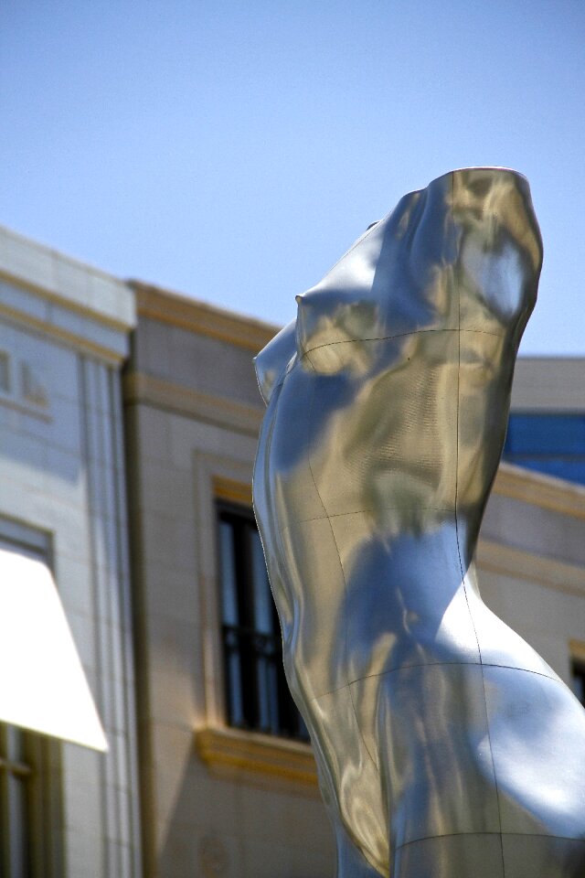 Us beverly sculpture