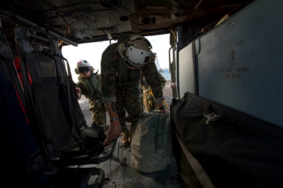 USS BOXER (LHD 4) 131115-N-JP249-317 (10898768575)