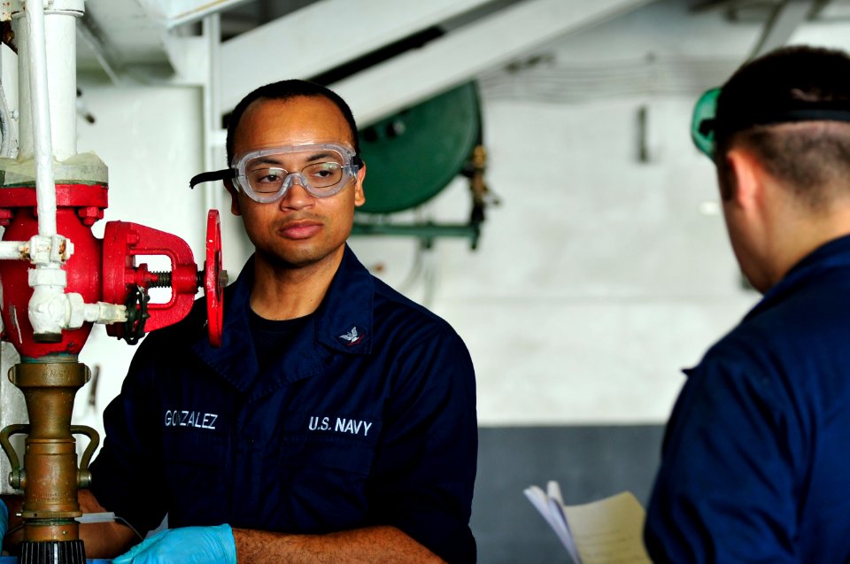 USS BOXER (LHD 4) 131122-N-SS492-011 (11043516785)
