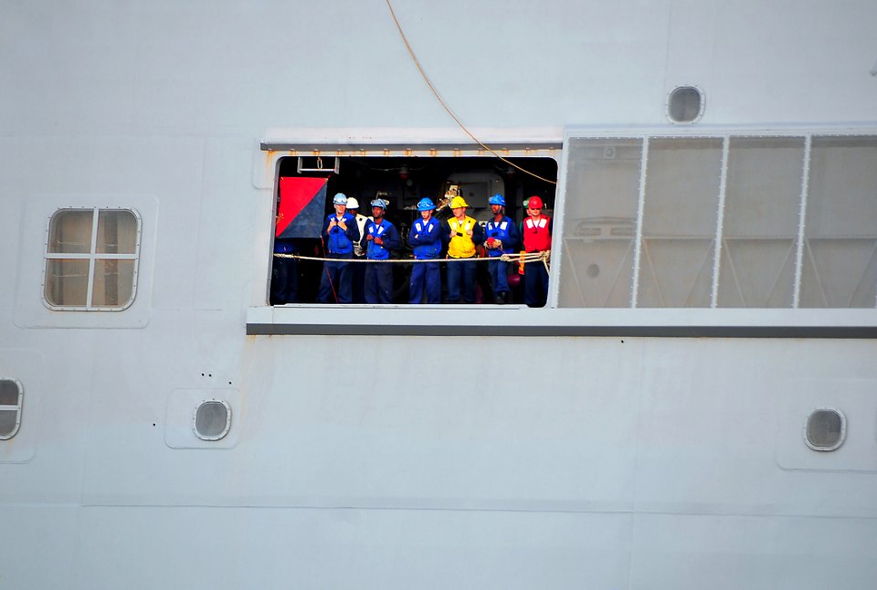 US Navy 090702-N-4774B-035 Sailors aboard the amphibious transport dock ship USS New Orleans (LPD 18) prepare for an underway replenishment