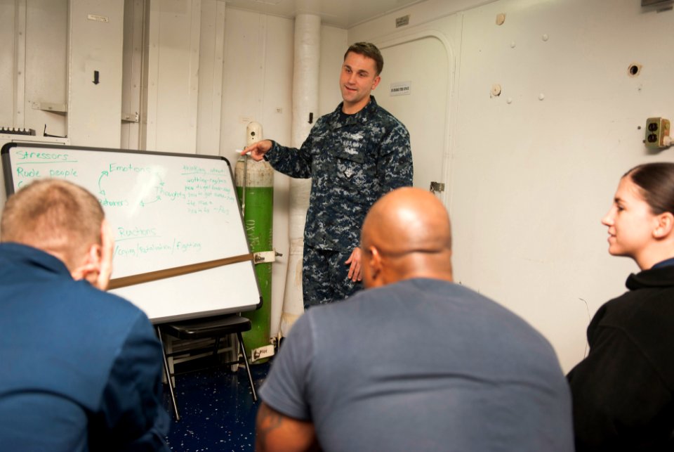 USS BOXER (LHD 4) 131116-N-NS216-002 (11043681964)
