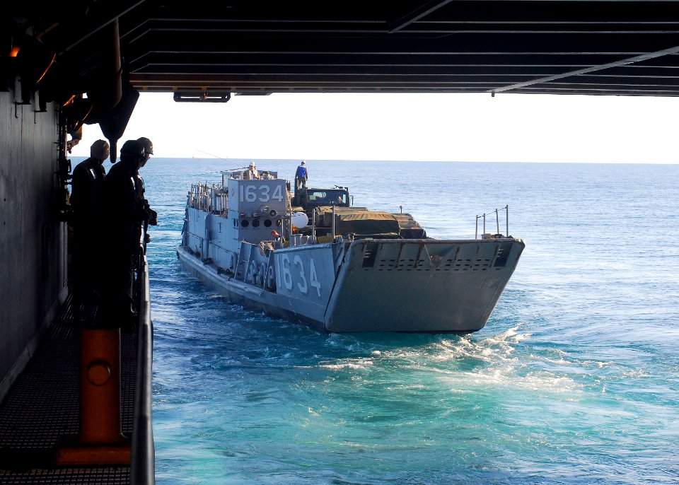 US Navy 090707-N-6692A-026 Sailors aboard the amphibious dock landing ship USS Tortuga (LSD 46) launch Landing Craft Utility (LCU) 1634 during training exercises