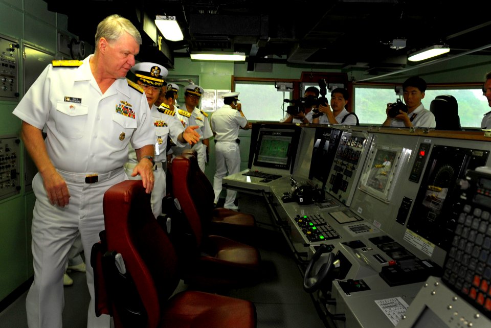 US Navy 090707-N-8273J-227 Chief of Naval Operations (CNO) Adm. Gary Roughead tours the bridge of the Republic of Korea Aegis destroyer Sejong the Great (KDX 991) during a visit to Busan, Korea