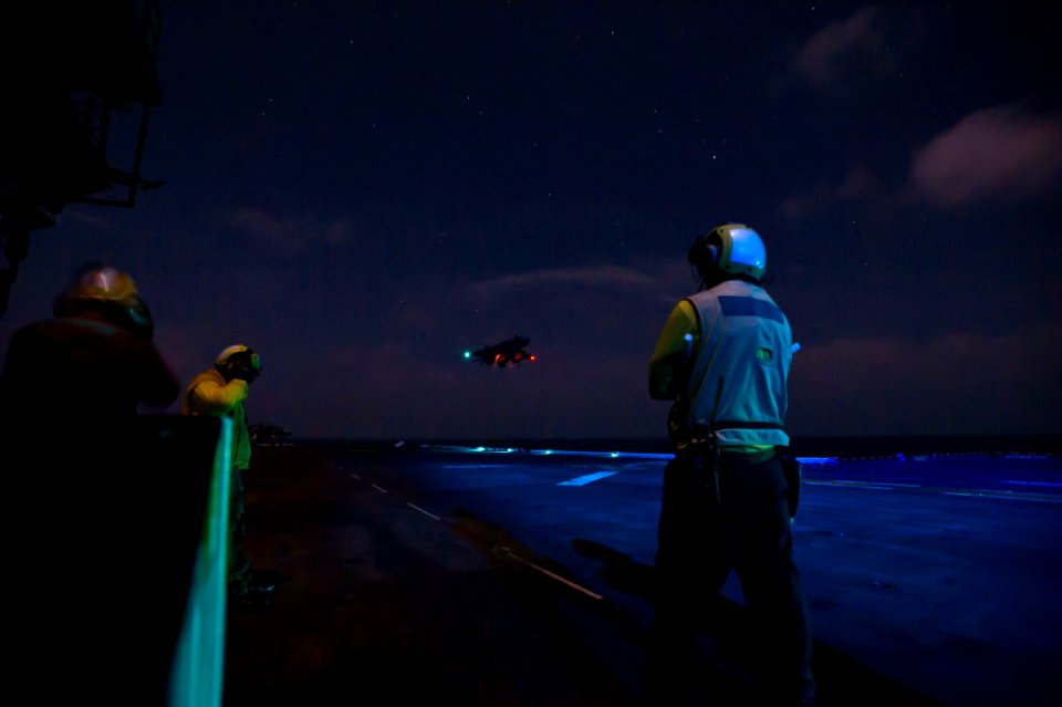 USS BOXER (LHD 4) 131113-N-QP351-126 (10898856756)
