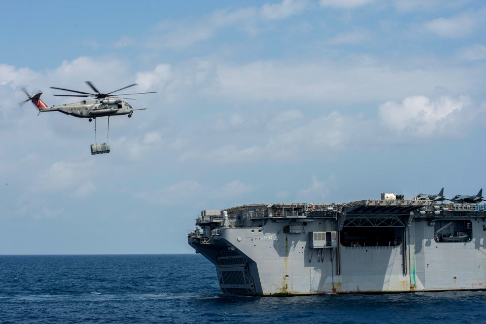 USS BOXER (LHD 4) 131115-N-JP249-421 (10898757075)