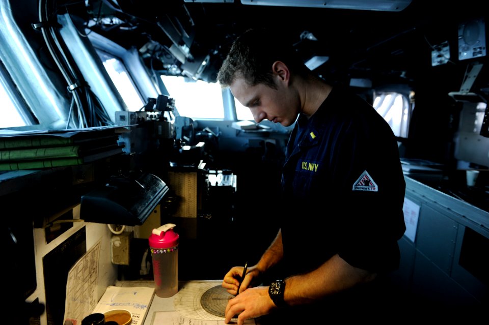 USS BOXER (LHD 4) 131013-N-SS492-040 (10286290503)