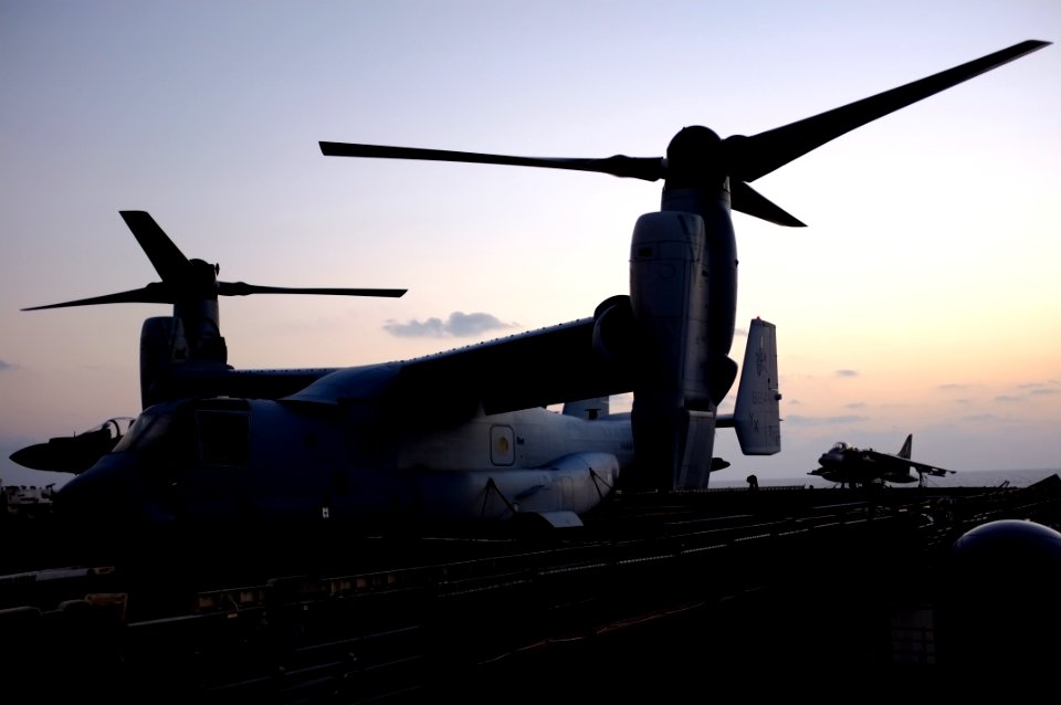 USS BOXER (LHD 4) 131028-N-SS492-009 (10642705556)