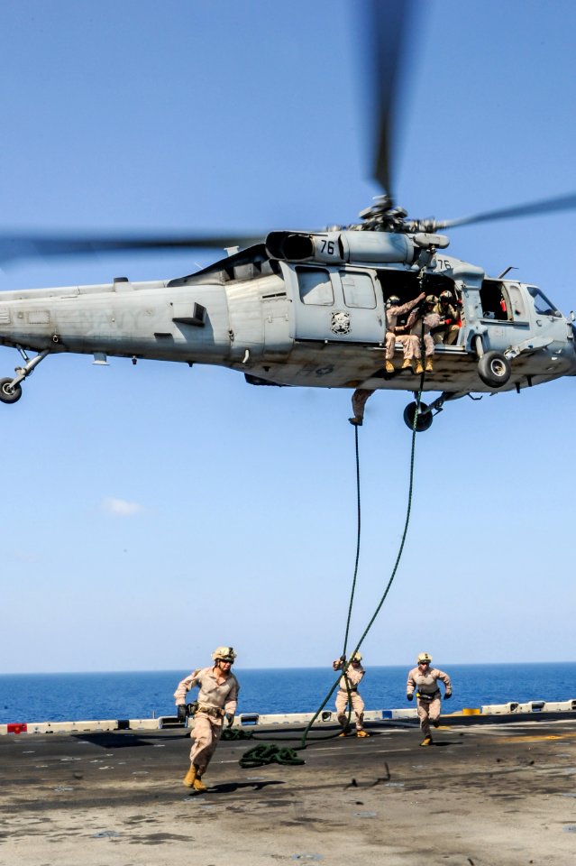 USS BOXER (LHD 4) 131027-N-GM561-244 (10642638445)