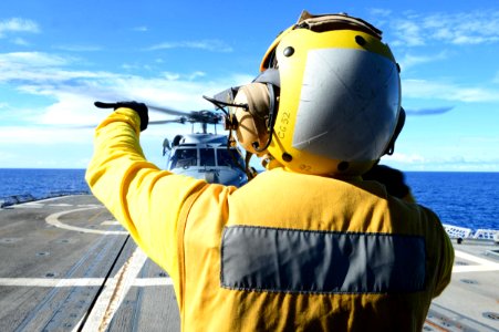 USS Bunker Hill flight deck action 140918-N-GW918-177