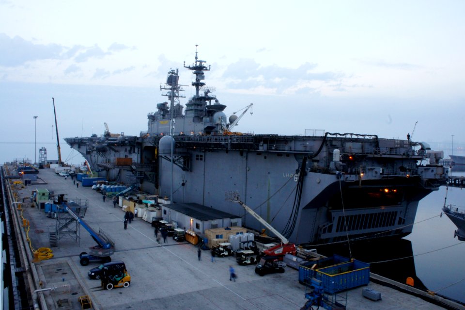 US Navy 100930-N-9643K-018 The amphibious assault ship USS Bonhomme Richard (LHD 6) is moored at Naval Station San Diego
