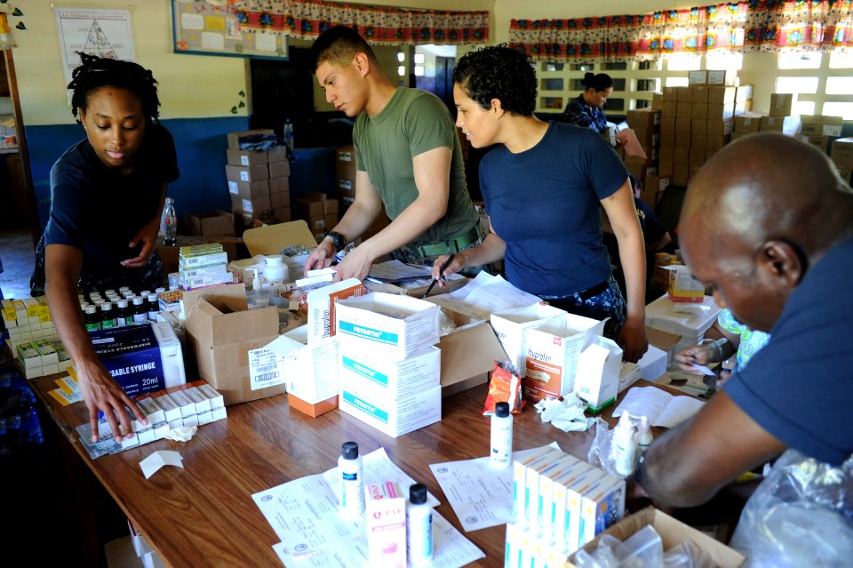 US Navy 100928-N-9964S-134 Sailors and Marines work hand-in-hand at the pharmacy at a medical site in Panama