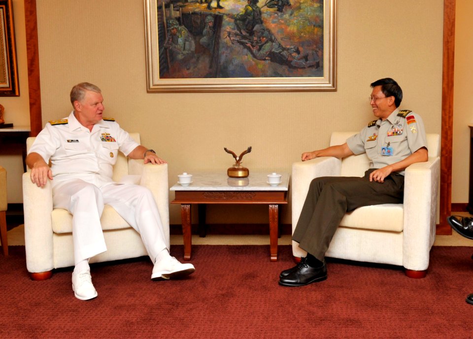 US Navy 100927-N-8273J-105 Chief of Naval Operations (CNO) Adm. Gary Roughead, left, meets with Chief of Defense Forces Lt. Gen. NEO Kian Hong whil
