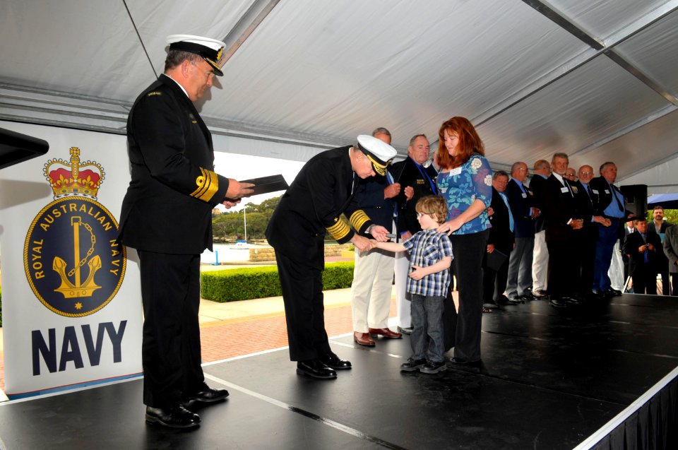 US Navy 101001-N-8273J-171 Chief of Naval Operations (CNO) Adm. Gary Roughead, right, and Vice Adm. Russ Crane, left, Chief of Navy of the Royal Au