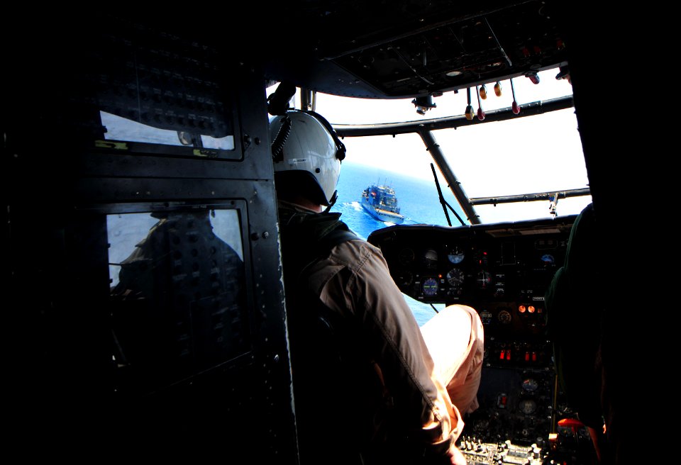 US Navy 101005-N-7948R-025 An SA-330J Puma helicopter approaches the flight deck of the Military Sealift Command dry cargo and ammunition ship USNS