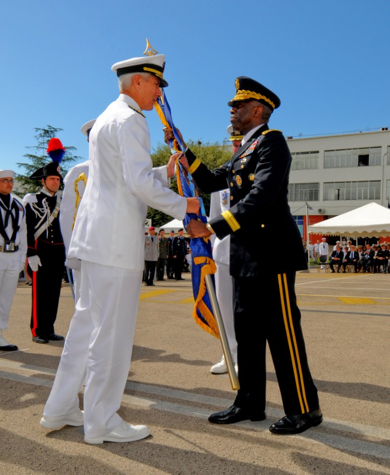US Navy 101006-N-1512O-298 Gen. William